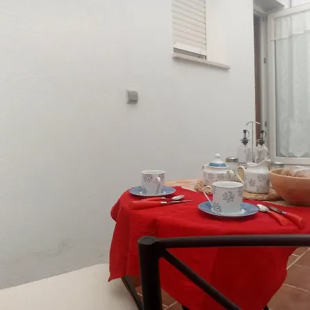 Elegant In Old Helmet Apartmán